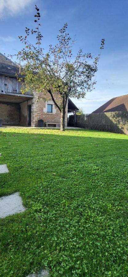 Le Gite Des Jardins Entrains-sur-Nohain Exterior photo